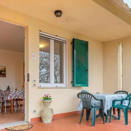 Cosy Holiday In With Swimming Pool *